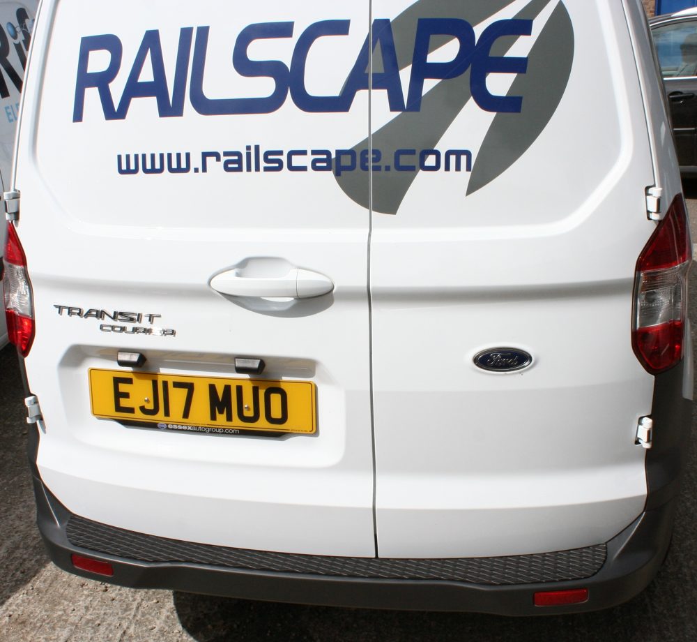 FORD TRANSIT COURIER '14 + REAR BUMPER PROTECTOR - Image 4